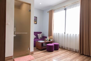 LCD TV - Mai Hotel My Dinh (Hanoi)