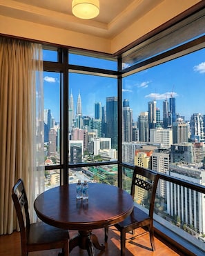 Premier Studio Suite | City view