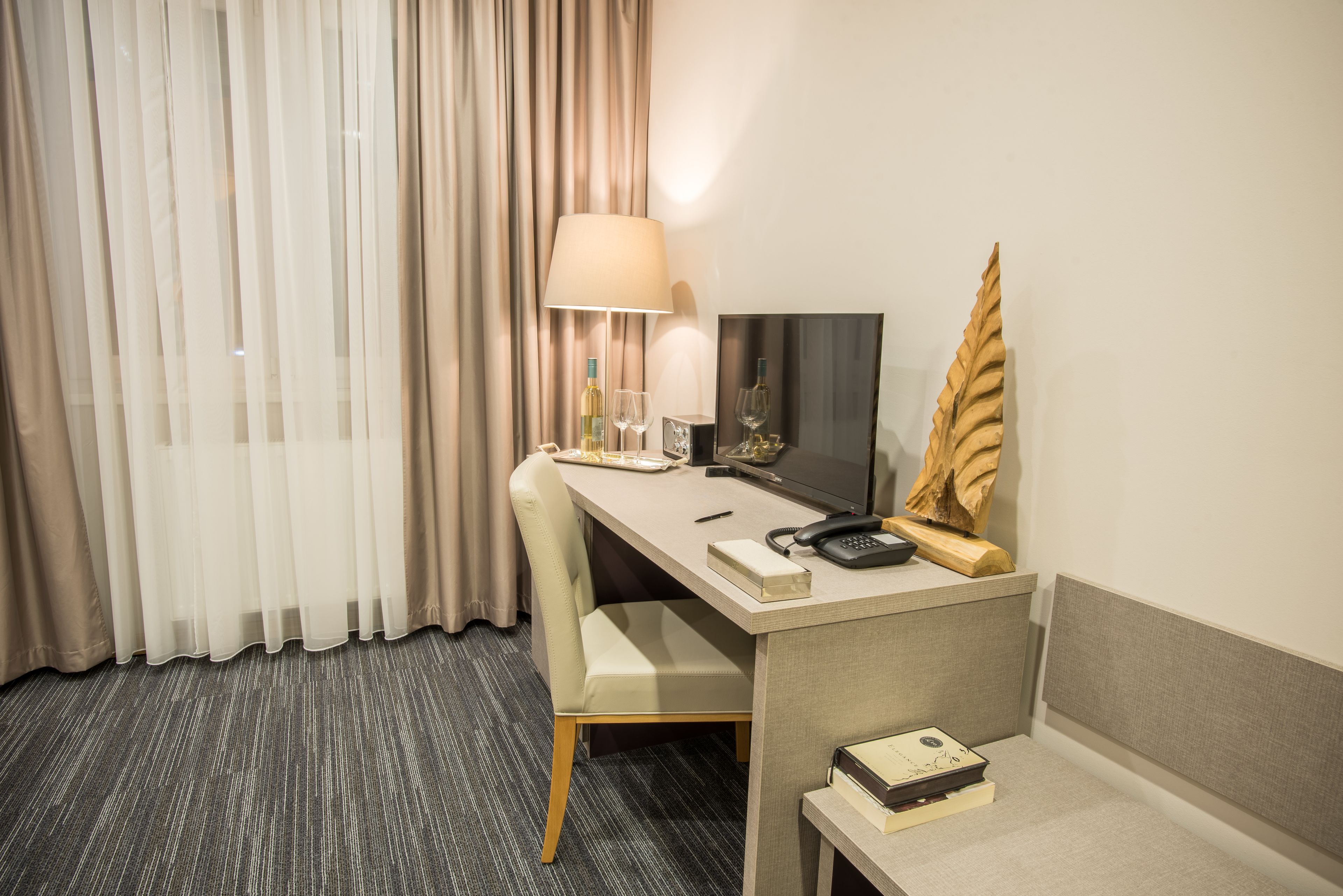 superior double room, balcony | room amenity