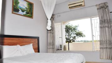 Quarto standard | Roupas de cama premium, frigobar, cofres nos quartos, escrivaninha