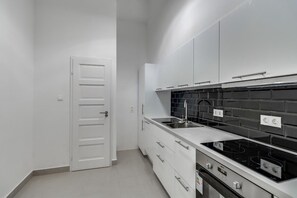 Premier Apartment, 2 Bedrooms | Private kitchen | Fridge, microwave, oven, stovetop - Pelicanstay at Riverside Danube (Budapest)