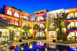 Outdoor pool, sun loungers