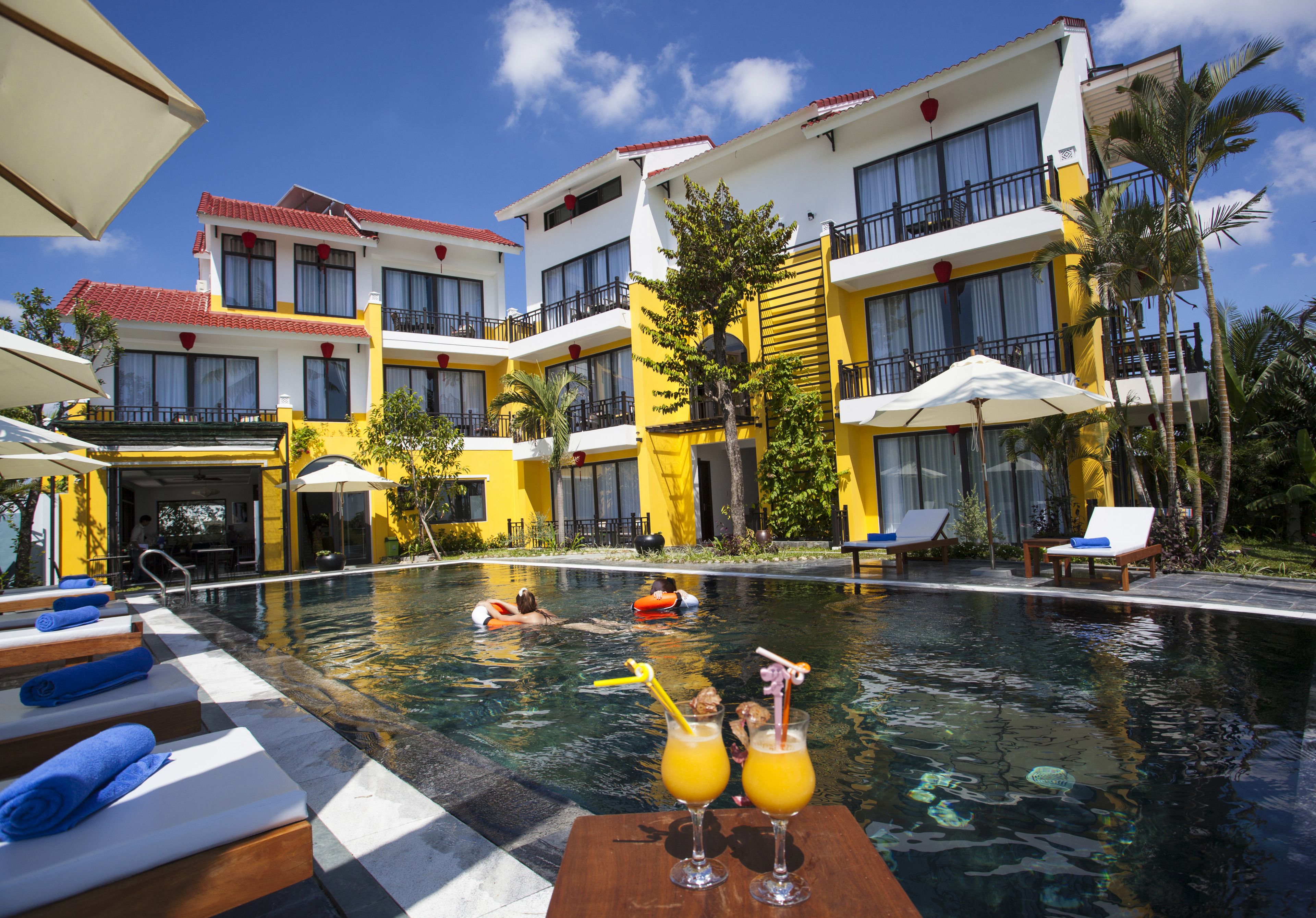 outdoor pool, pool loungers