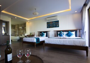 Premium bedding, free minibar items, in-room safe, desk - Hoi An Four Season Villa (Da Nang)
