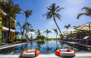 Outdoor pool, sun loungers