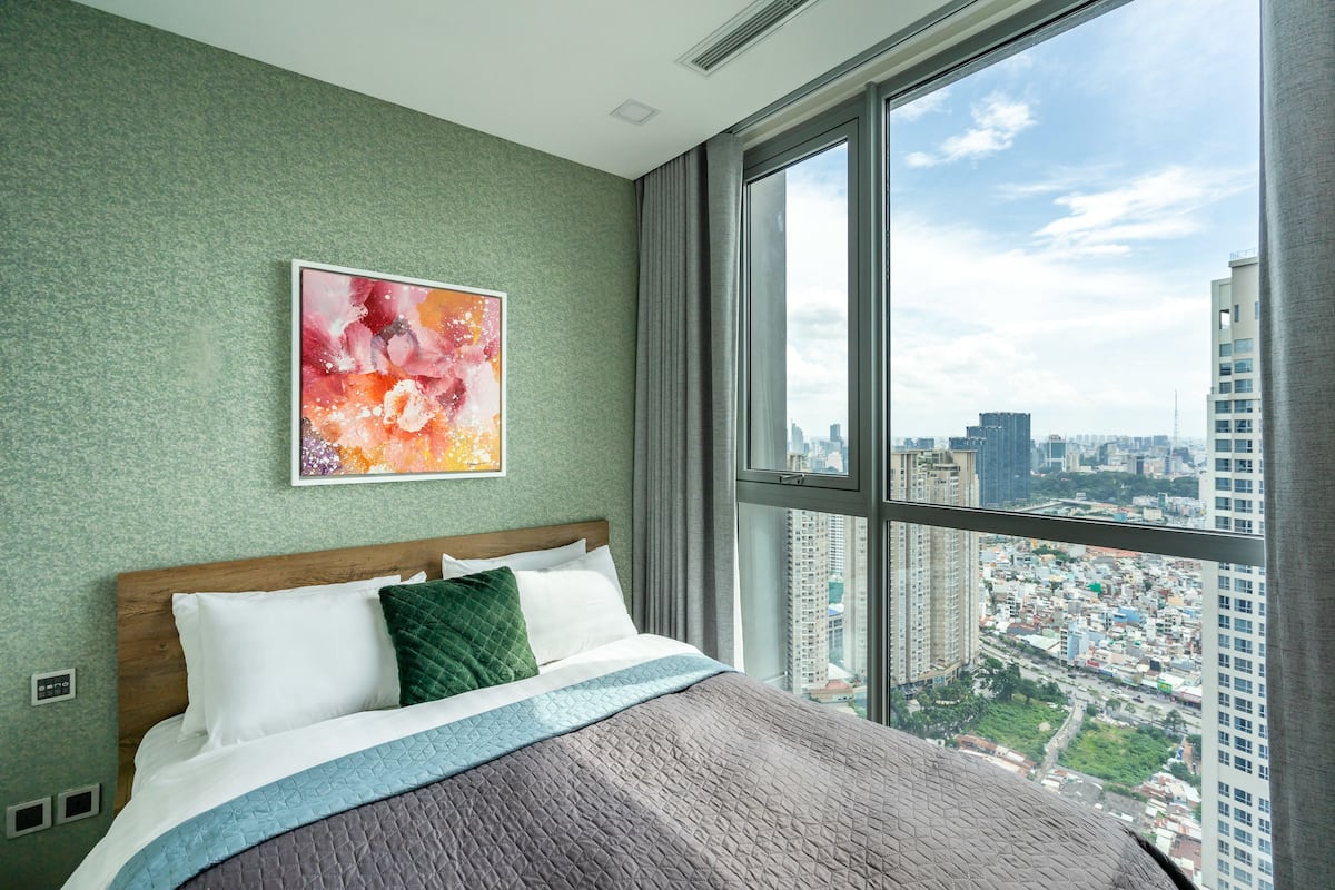 Two-Bedroom Apartment with Balcony and City View | City view