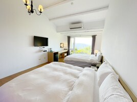 Ropa de cama de alta calidad, cortinas blackout y wifi gratis