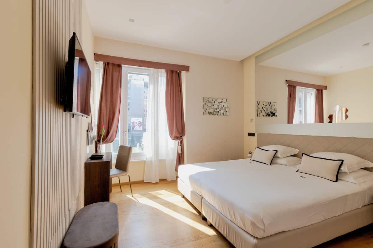 Egyptian cotton sheets, premium bedding, down duvets, pillow-top beds