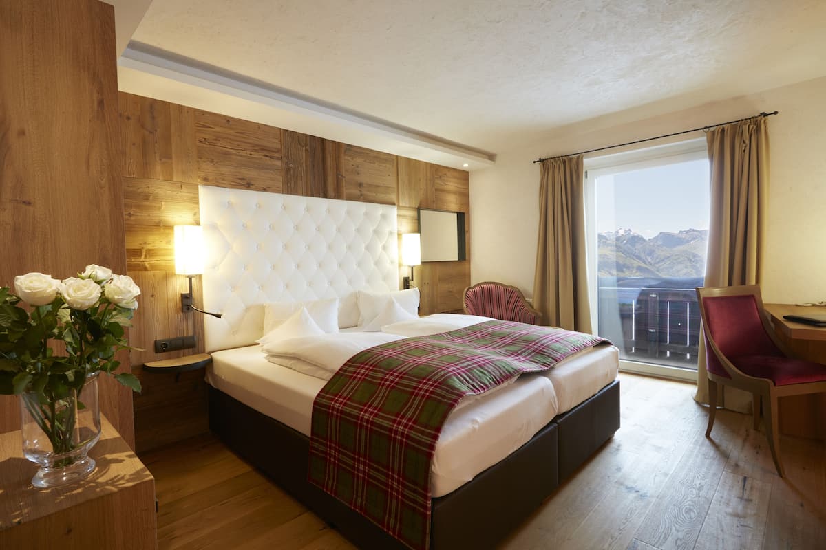 Classic Double Room | 1 bedroom, premium bedding, minibar, in-room safe