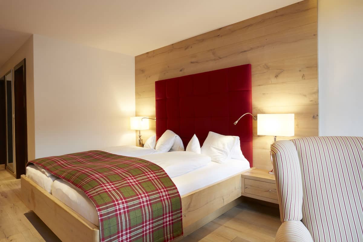 1 bedroom, premium bedding, minibar, in-room safe