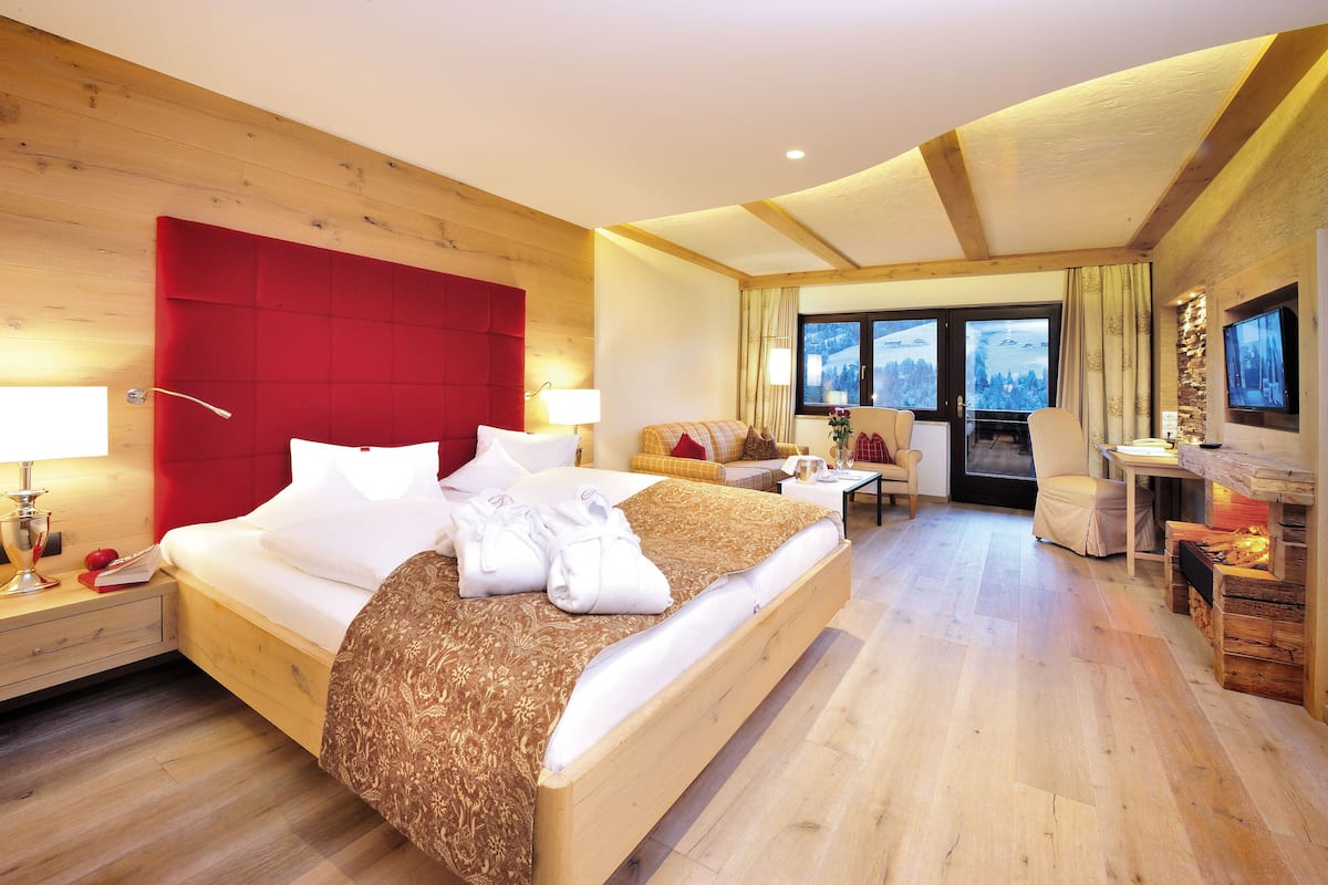 1 bedroom, premium bedding, minibar, in-room safe