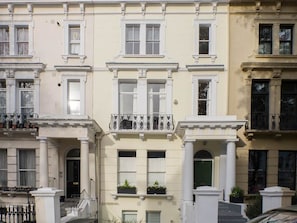 Exterior - Elgin Crescent Apartment (London)