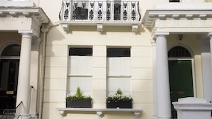 Exterior - Elgin Crescent Apartment (London)