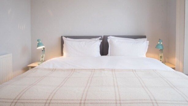 Room - Elgin Crescent Apartment (London)