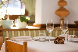 Aperto a colazione e cena, cucina locale