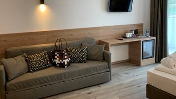 Superior-Zimmer, 1 Schlafzimmer | Zimmersafe, Schreibtisch, kostenloses WLAN, Bettwäsche