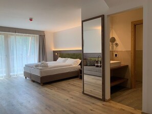 Camera Exclusive, 1 camera da letto | Una cassaforte in camera, una scrivania, Wi-Fi gratuito, lenzuola