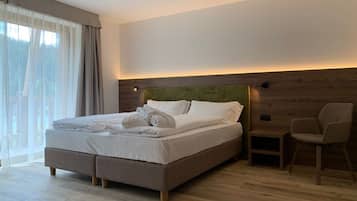 Exclusive Room, 1 Bedroom | In-room safe, desk, free WiFi, bed sheets