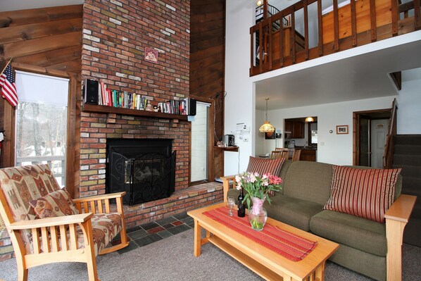 House, 3 Bedrooms | Living room