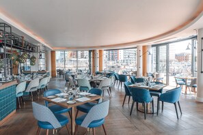 2 restaurants, lunch, dinner served; seafood - Harbour Hotel Southampton (Southampton)
