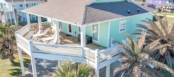 Parrot Head 3 Bedroom Home by RedAwning