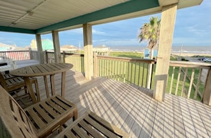 House, 2 Bedrooms | Balcony