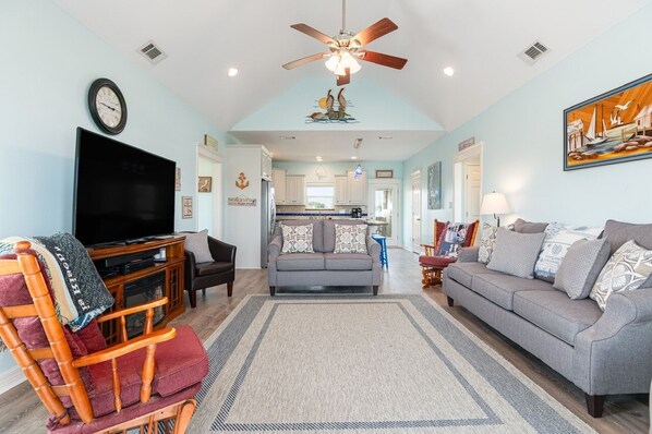 起居区 | 电视、DVD 播放器