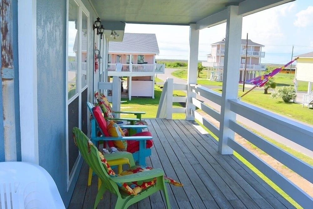 Kokomo Jo's 3 Bedroom Home - Bolivar Peninsula, TX