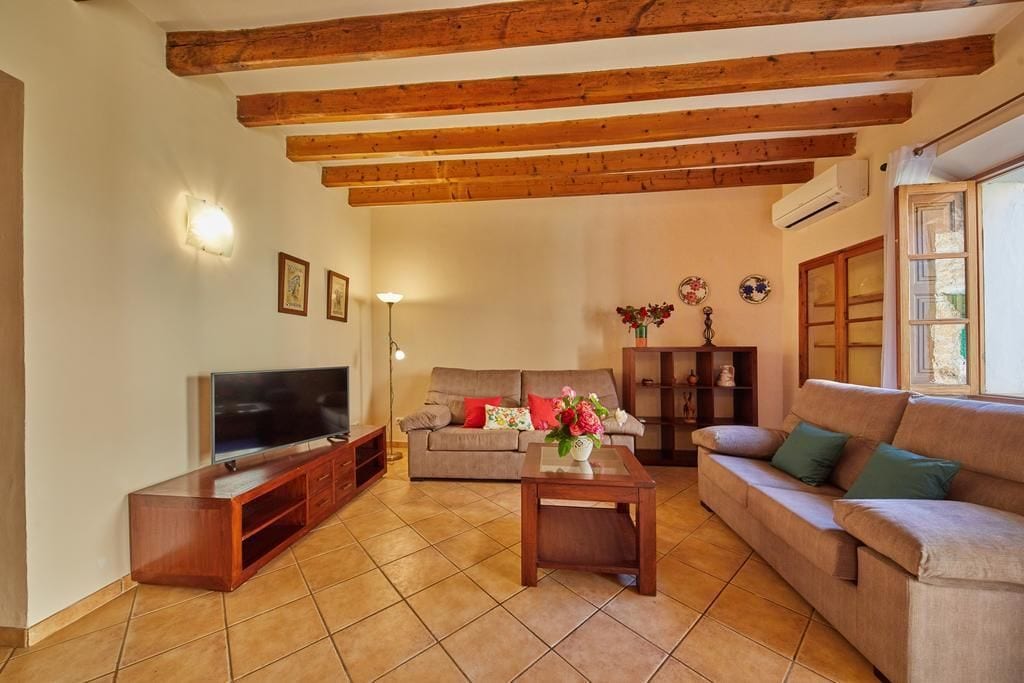 Hus - 3 soveværelser - terrasse | Stue | Fladskærms-tv, pejs