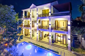 Front of property – evening/night - Fig Tree Boutique Villa (Da Nang)