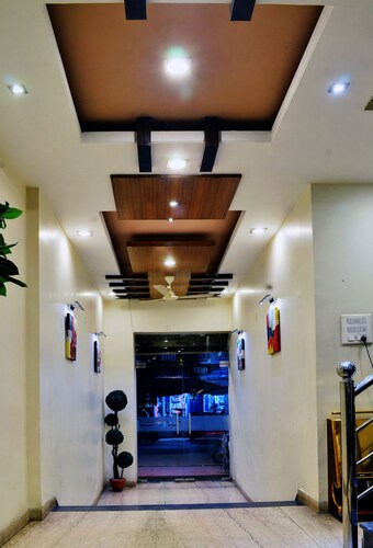 Hotel Shanti Palace