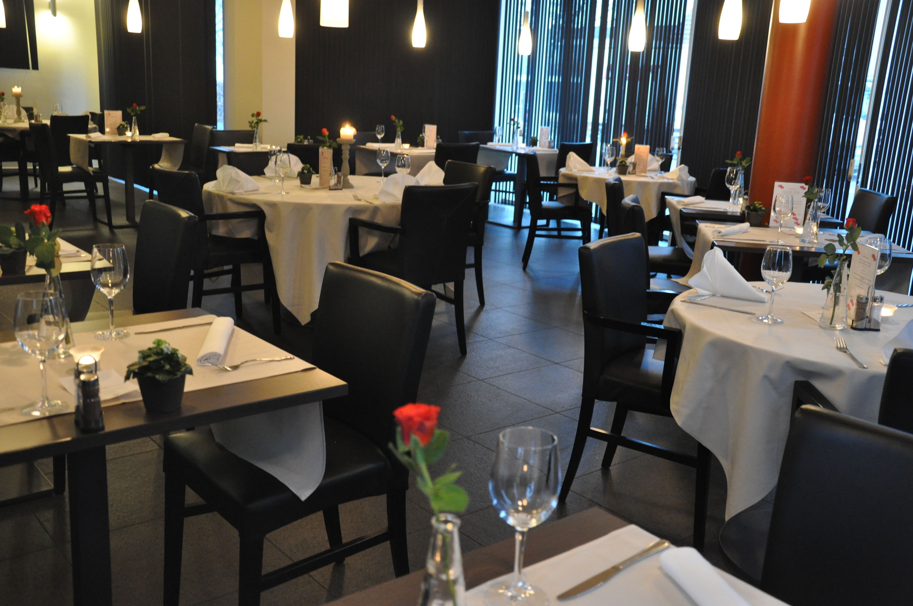 Déjeuner et dîner servis sur place