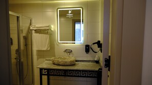 Standard Double Room | Bathroom