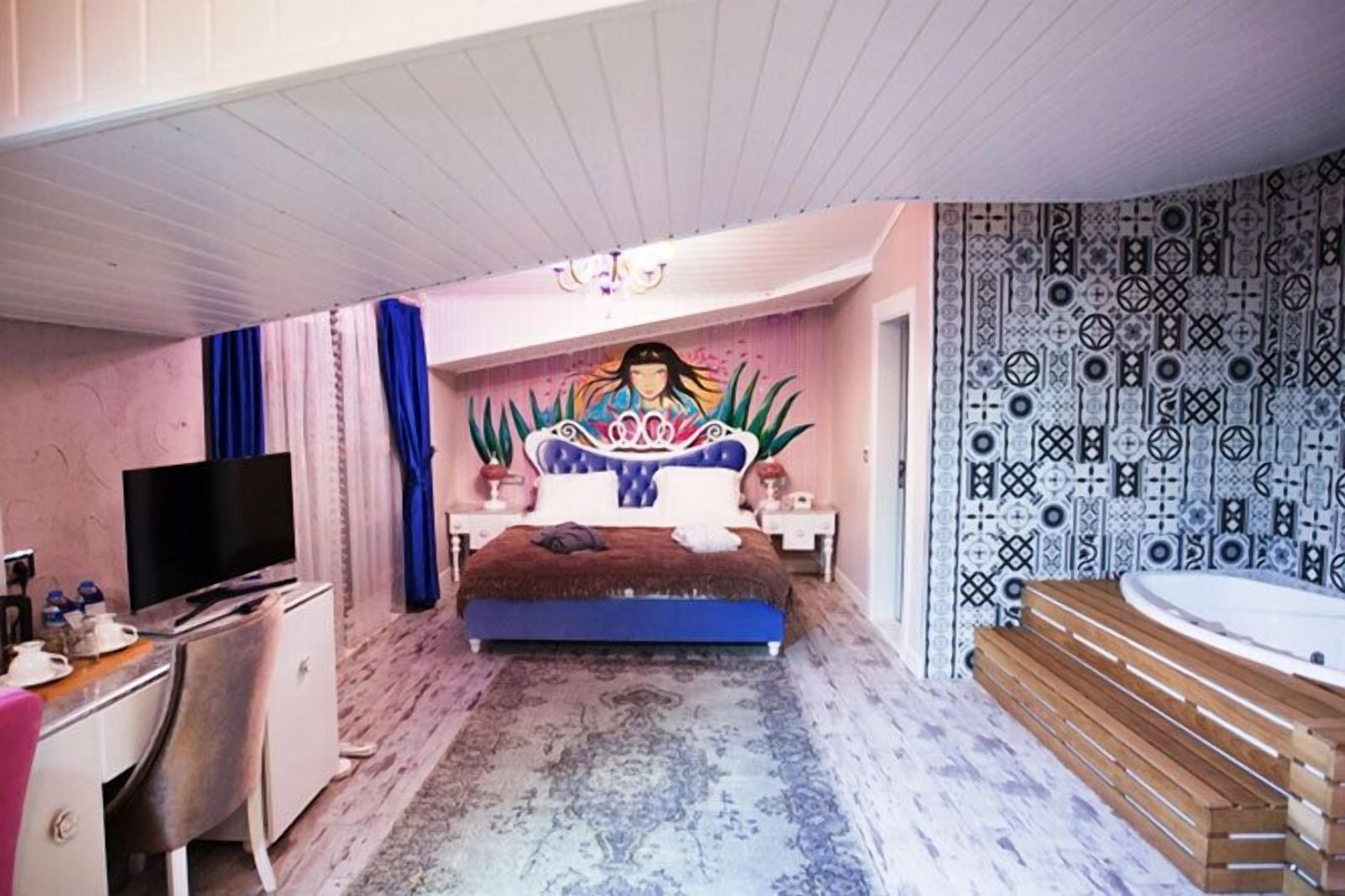 suite | living area | led tv