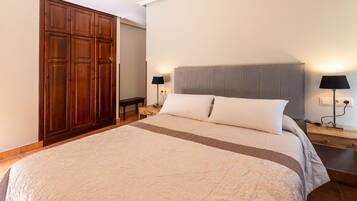 Standard Double or Twin Room | In-room safe, desk, free WiFi, bed sheets