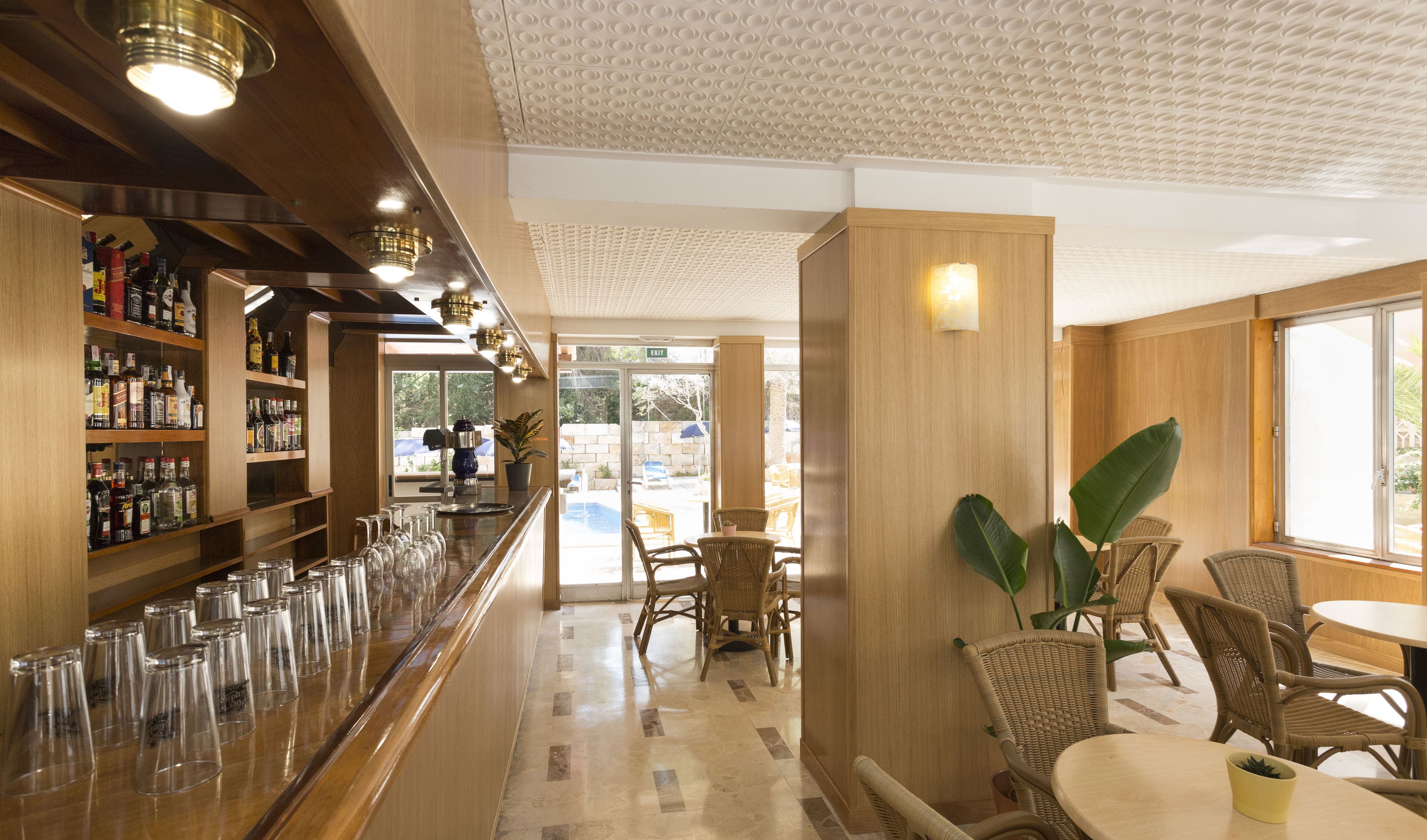 Bar al costat de la piscina