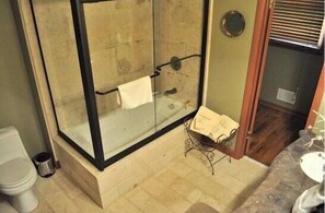 House, 4 Bedrooms | Bathroom