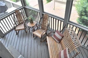 Cabin, 4 Bedrooms | Terrace/patio