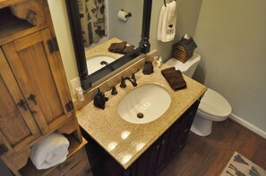 Cabin, 2 Bedrooms | Bathroom