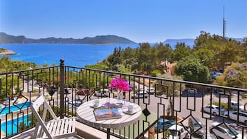 Deluxe Double Room, Balcony, Sea View | Balcony
