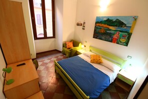Egyptian cotton sheets, premium bedding, down duvets, pillow-top beds - Trasteverooms La Bernardon (Rome)