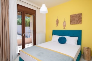Deluxe-Villa, Whirlpool, Bergseite | 4 Schlafzimmer, schallisolierte Zimmer, Bügeleisen/Bügelbrett