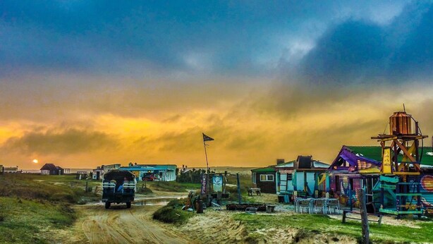 Unclassified image, 1 of 31, button - Lobo Hostel Bar (Cabo Polonio)
