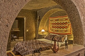 Ropa de cama de alta calidad, minibar, escritorio y wifi gratis 