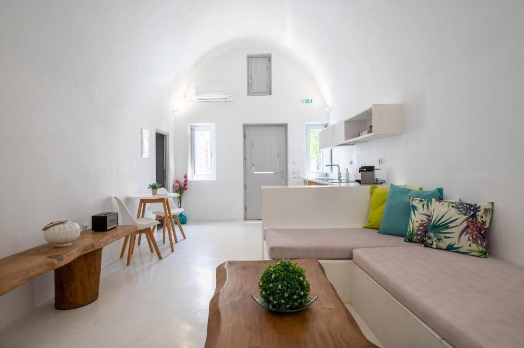 Six Bedroom Villa with Sea View and Hot Tubs