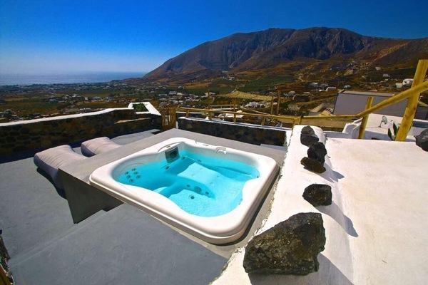 Six Bedroom Villa with Sea View and Hot Tubs | Premium bedding, in-room safe, blackout drapes, soundproofing