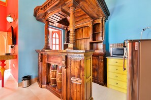 Spanish Casita | Private kitchenette