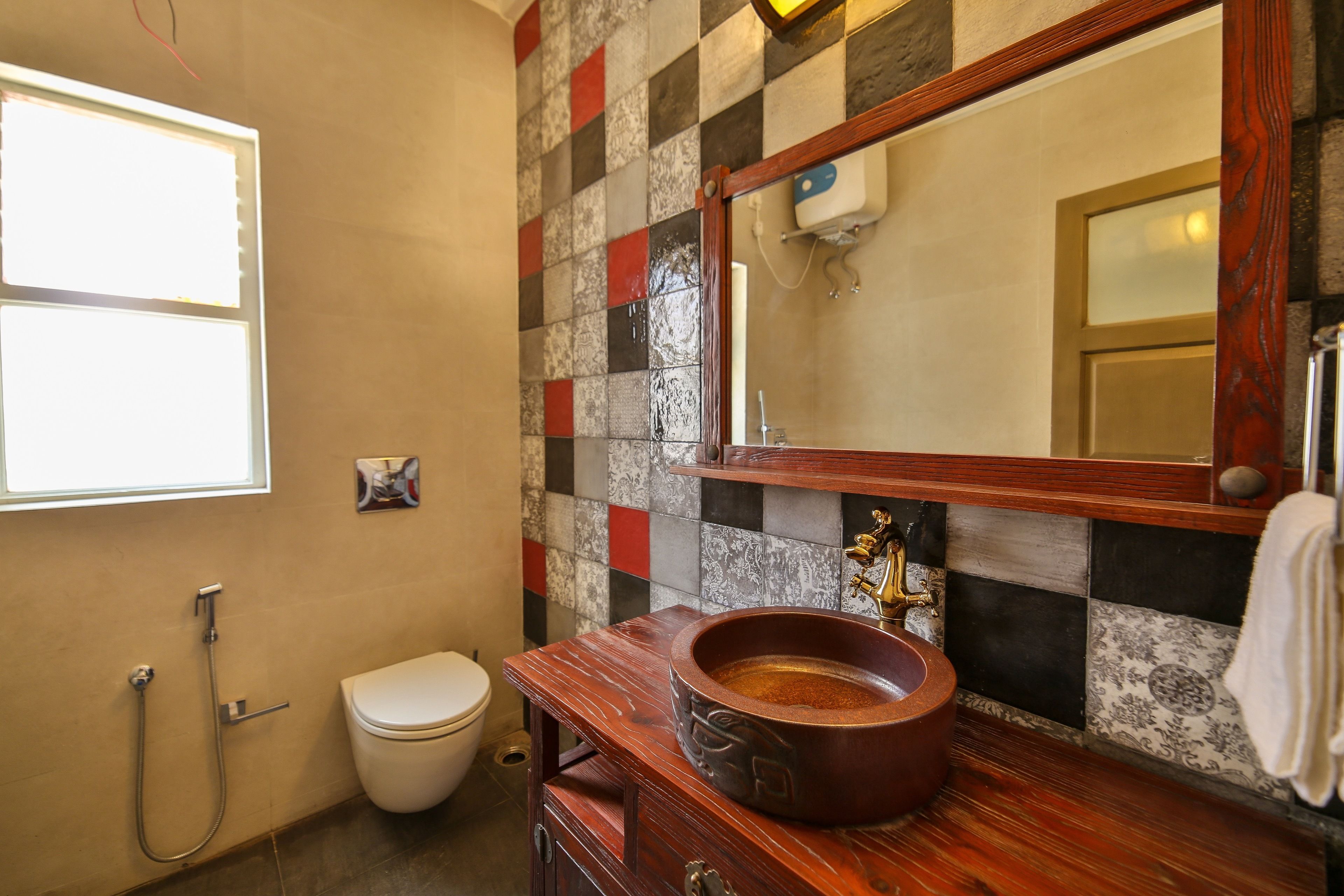 shower, free toiletries, towels