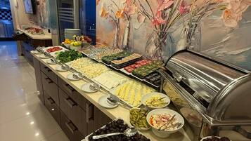 Colazione a buffet a pagamento, servita tutte le mattine