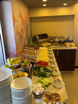 Frukostbuffé varje dag mot avgift